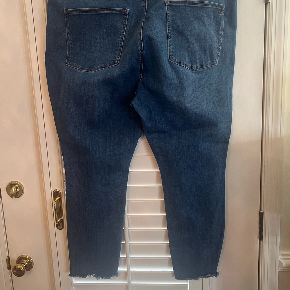 Final Markdown
crown & ivy Blue Ankle Cropped Jeans with Distressed Hem - Picture 3 of 6